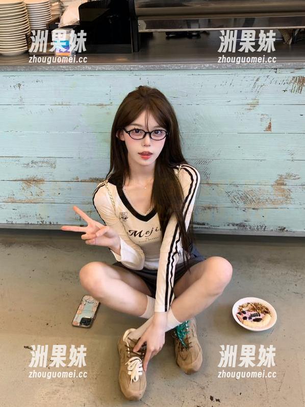 爱蜜社 - 温暖治愈系“瑞妤居家”写真合集，感受家的每一处温馨细节。.txt