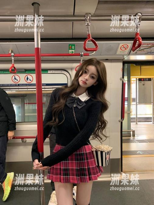 爱蜜社 - 泳池幻想中的莉娜lena：获取10幅美丽写真图片，马上下载收藏吧！.txt