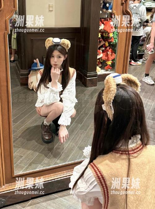 物恋传媒 - elise秘密写真集：每一张原图都诉说独特故事.txt