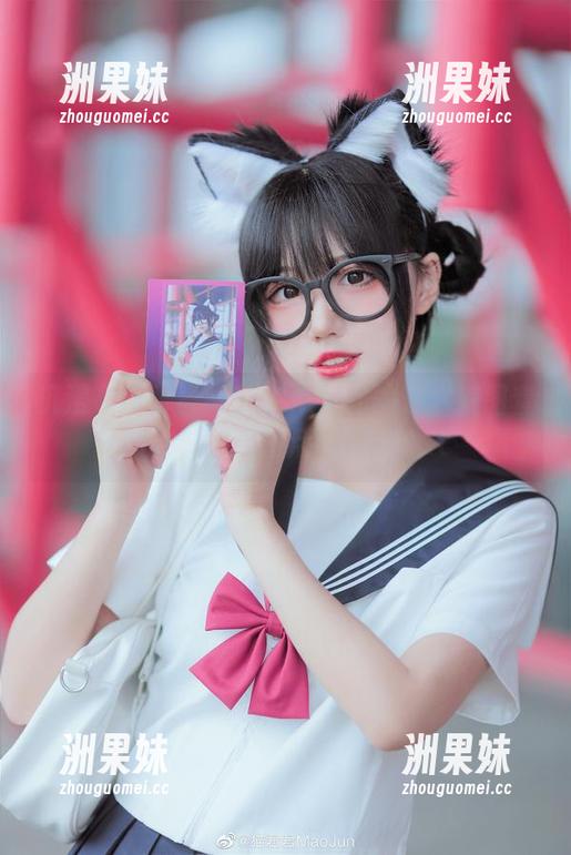 沉浸在猫君君MaoJun姐姐的艺术美图套图中，感受生活的诗意.txt