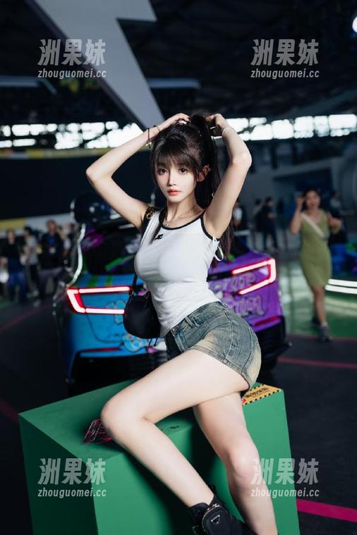 让白莉爱吃巧克力的高跟鞋福利图片告诉你，优雅也可以有点逗！.txt