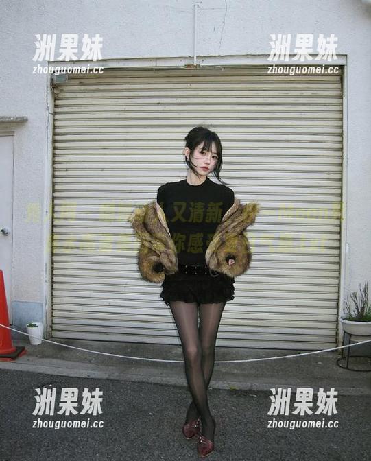 秀人网 - 细腻动人又清新，伊一Moon死库水高清美图带你感受夏日气息.txt