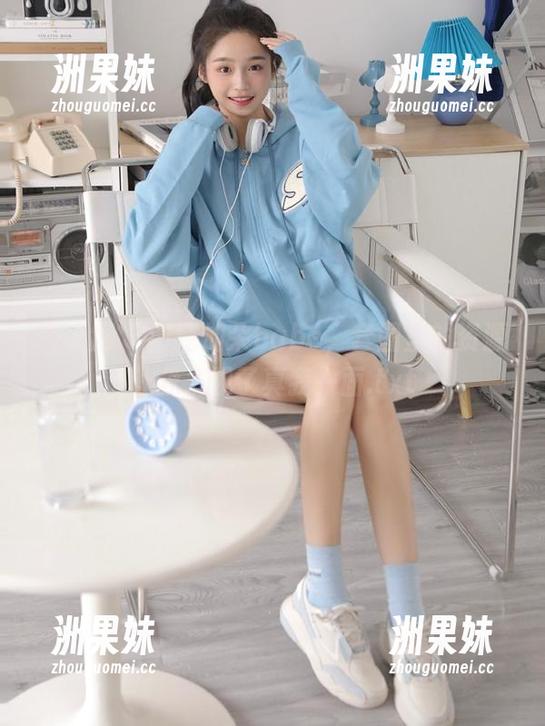 秀人网 - 清纯加朵babe，套图里的资源让我发现了真我一面.txt