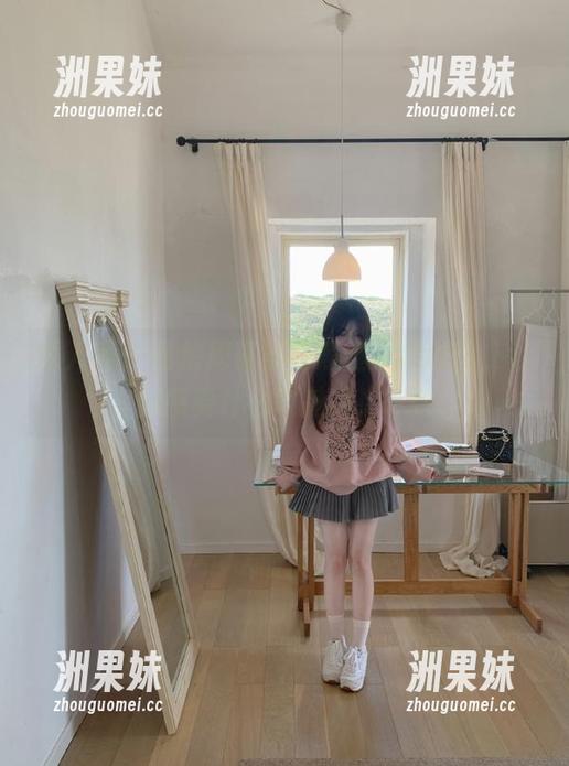 秀人网 - 私拍周慕汐的黑丝美腿原图，让你感受什么叫魅惑！.txt