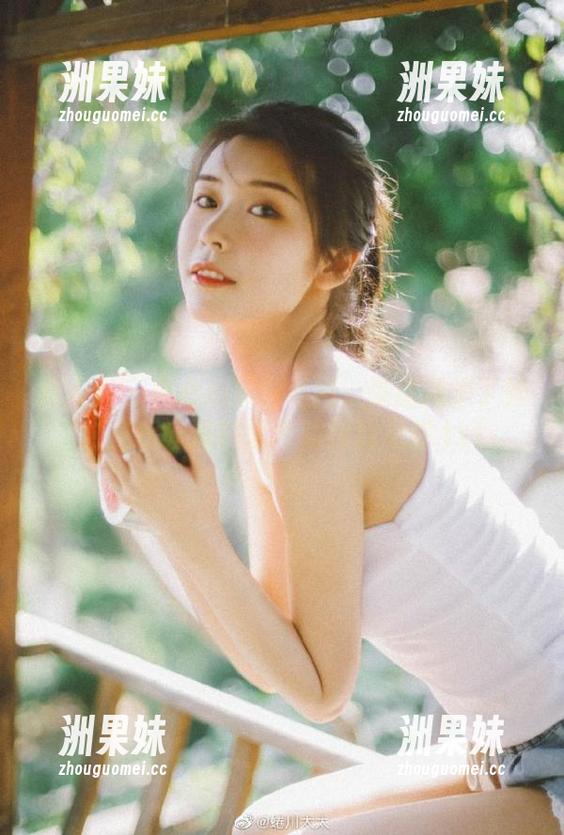 秀人网 - 唐心心黑白私拍：美图揭示了她对生活的深刻思考和独到见解.txt
