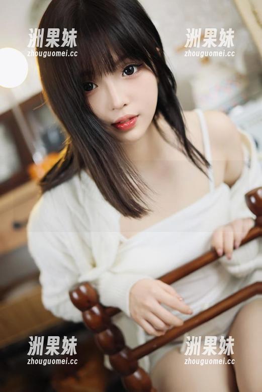 秀人网 - 在唐翩翩温柔写真集中，精选她的无数迷人瞬间，给你不同寻常的视觉享受。.txt