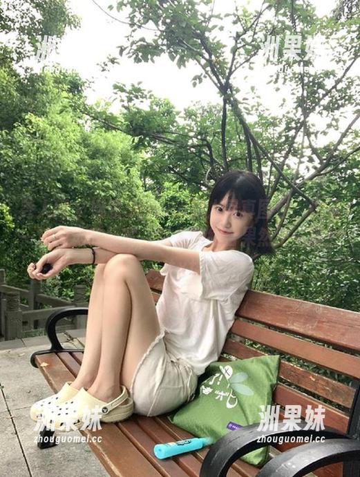 秀人网 - 娜露Selena双人写真图包：这是一场视觉的盛宴，双人的组合果然不一般！.txt