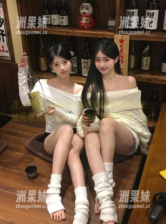 秀人网 - 小海臀Rena的吊带写真合集：她用照片讲述了一个关于美的故事！.txt