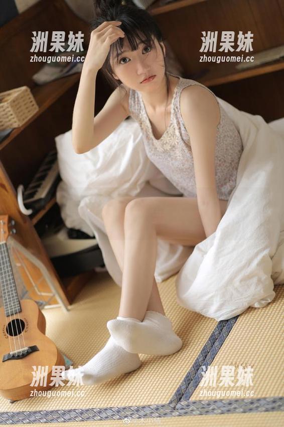 秀人网 - 小绵绵体操服私房写真：运动与时尚的完美结合.txt