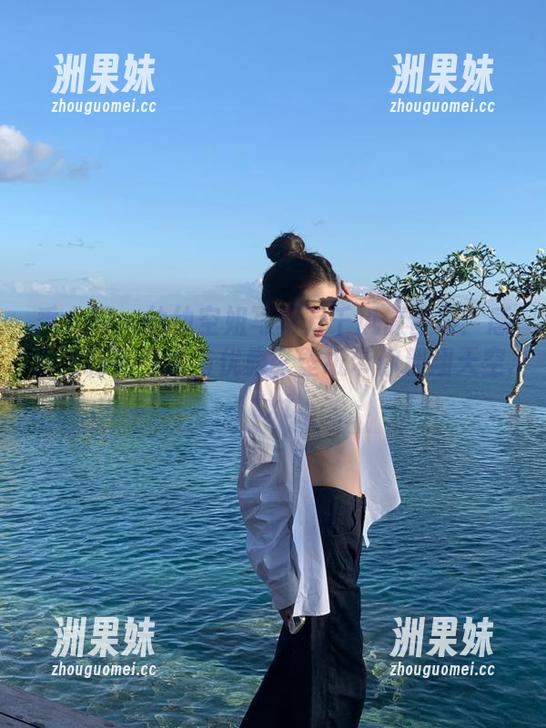 秀人网 - 幼幼空姐写真万千风情合集：感受飞行的自由与优雅，壁纸带你翱翔天空.txt