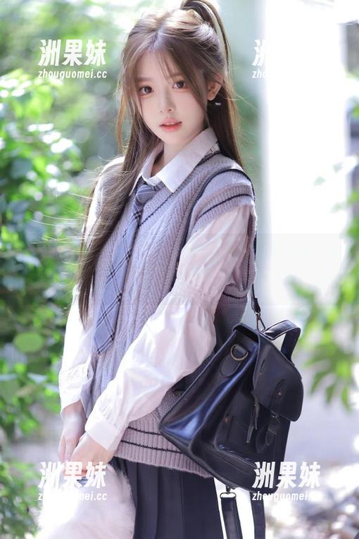 秀人网 - 林文文yooki毛衣写真高清壁纸，感受季节变换的温暖气息.txt