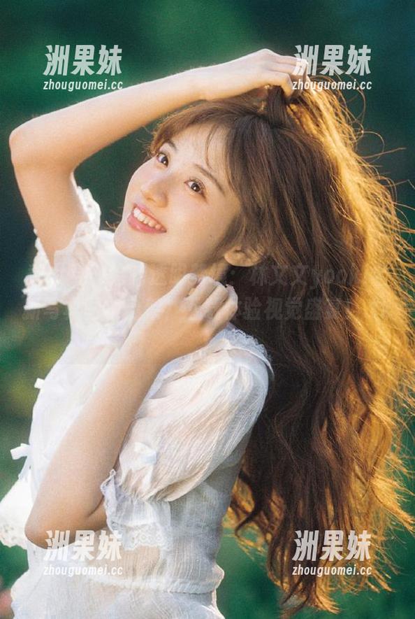 秀人网 - 绘制透明梦境：林文文yooki全新写真图集上架，下载体验视觉盛宴！.txt