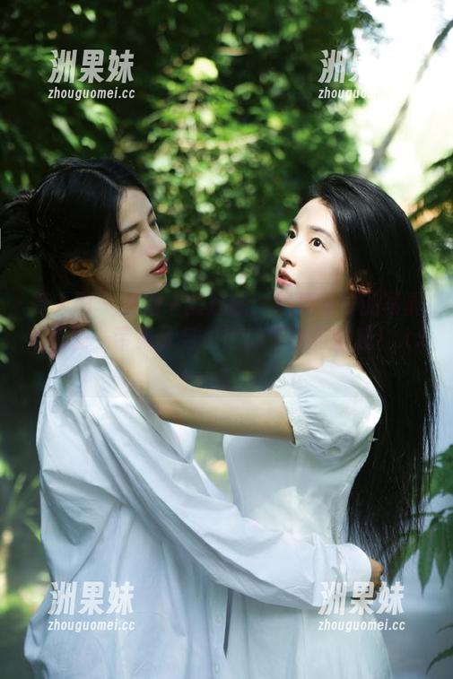 秀人网 - 泳池中的魅惑：焦糖可可的写真集资源，带来无与伦比的美丽与诱惑！.txt