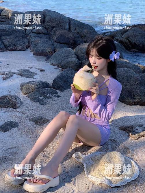 秀人网 - 诗诗的空姐制服私房作品：轻盈瞬间中的职业女性风采.txt