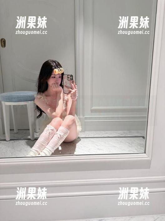 秀人网 - 经典水手服：谭小灵高清壁纸让你体验另一种魅力.txt