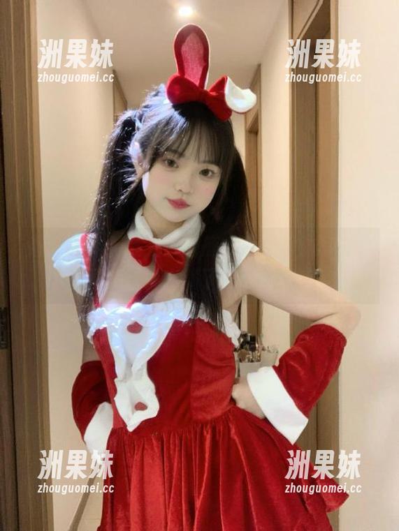 秀人网 - 无圣光下的鹿小茜，网袜写真让每一张美图都充满了故事与情感.txt