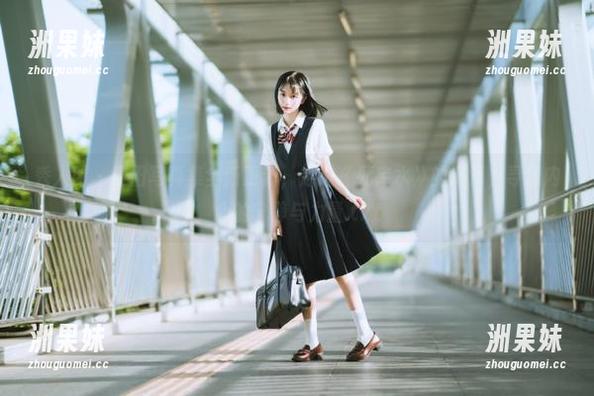 秀人网 - 麦田写真集全新更新，走进《死库水》的深海，寻找内心的宁静与力量.txt