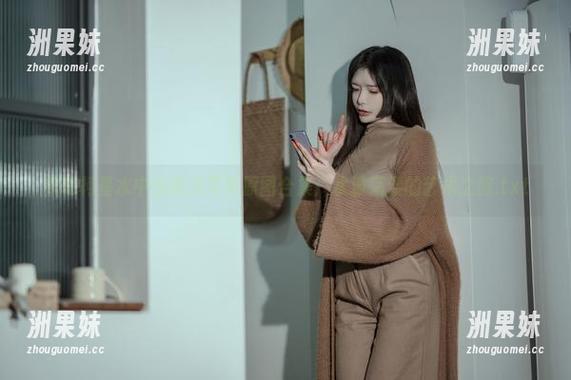 秋和柯基水中仙唯美写真原图合集：水波荡漾的艺术之旅.txt