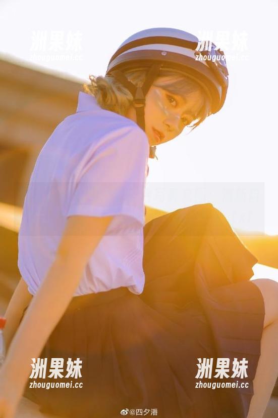 紧急企划 - 小婕的天台写真套图：清新自然的气息，尽在这组动人摄影中！.txt