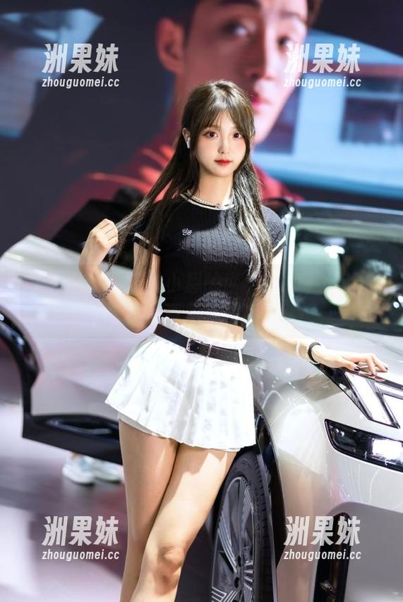 紧急企划 - 走进小恩的世界：女王风范的独家写真作品图库.txt