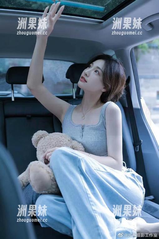 微密圈 - 深入了解“纪念小小v”作品“6.5嘉宾”，获取精美图片下载.txt