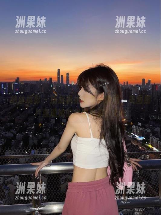 纳丝摄影 - 捕捉枫姐姐每一瞬间，美图照片展现她的优雅风采！.txt