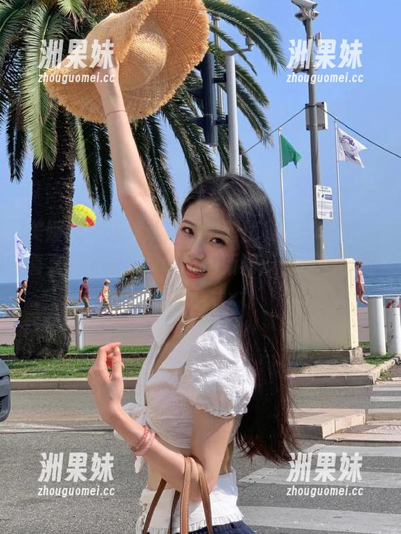 美媛馆 - 用运动风格重塑优雅，李李七七喜喜写真套图引领时尚新潮流，颠覆你的想象！.txt