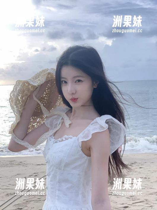 美媛馆 - 诱惑与优雅共存，狐小妖Baby高清旗袍写真精彩上线.txt