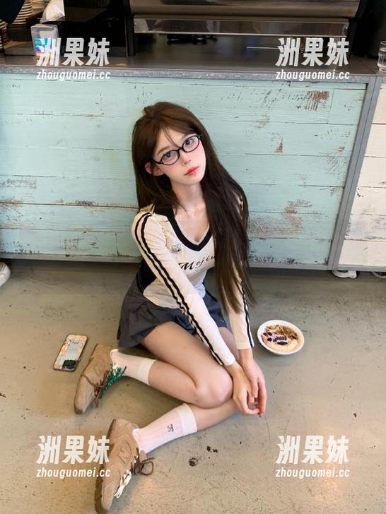 美媛馆 - 王馨瑶牛仔裤写真作品在网盘中首发，快来收藏你的时尚灵感！.txt