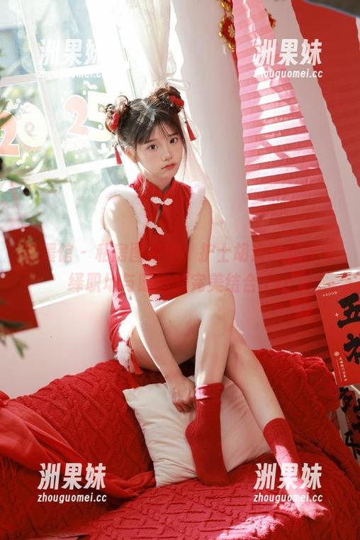 美媛馆 - 私房图集中，护士胡润曦如何演绎职场与时尚的完美结合.txt