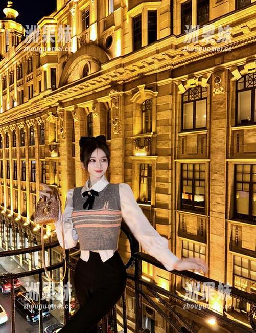 舞蹈生日记 - 杨光高清写真套图：在白色的世界里，感受清新与优雅.txt