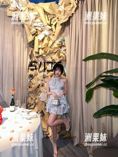 蜜桃社 - 杏子最新女仆写真作品集曝光，细腻表现与多样风格让人心动！.txt