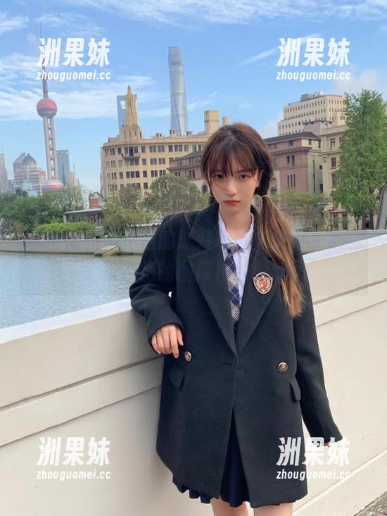 蜜桃社 - 温心怡的泳装写真，快来下载这无法拒绝的图库神器！.txt