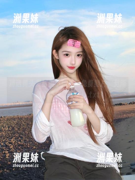 精选黄头发甜美小姐姐的免费照片，见新摄影带你领略美！.txt