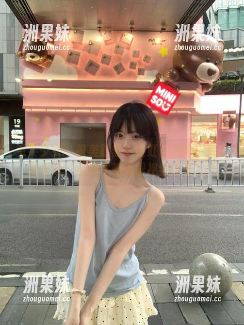 觅芙少女 - 唯美时刻：虹虹自拍的精致美图壁纸，让你享受无限视觉盛宴.txt