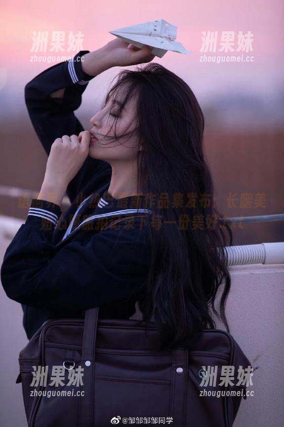语画界 - 小热巴最新作品集发布：长腿美妞心愿旅拍记录下每一份美好.txt