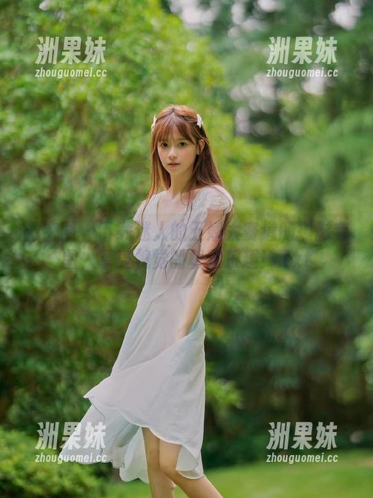 微密圈 - 下载迷人的五姨太赛道的摄影套图，享受视觉的极致乐趣！.txt