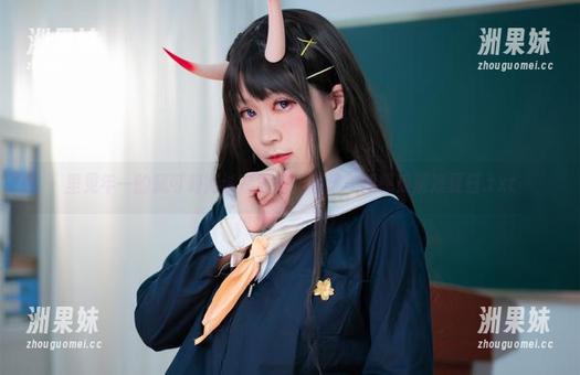 里见年一的佩可莉姆泳装图集：精选美图感受清凉夏日.txt