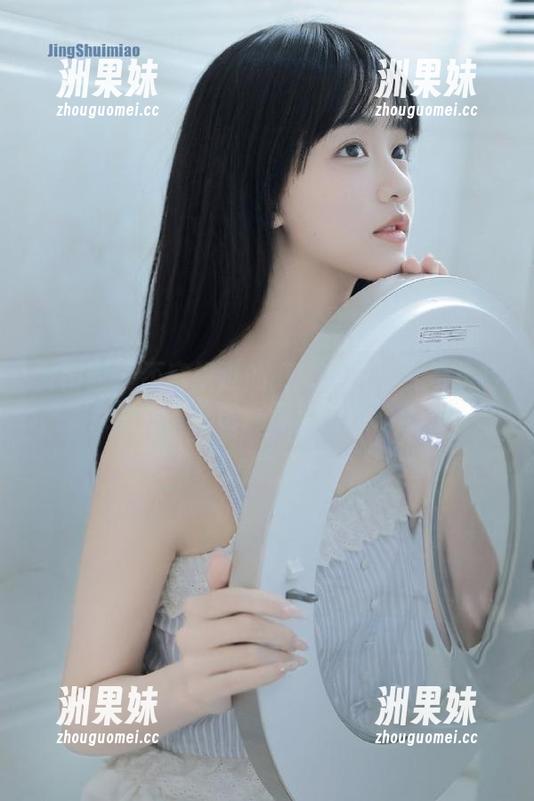 微密圈 - 不容错过的高清套图：金希儿熟女御姐黑丝诱惑深度解析！.txt