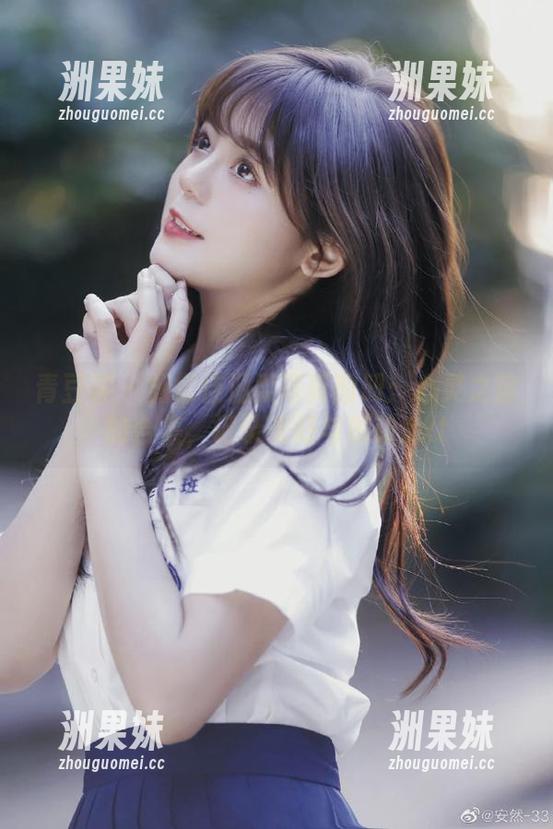 青豆客 - 施忆佳温柔写真图册：心灵之窗的合集，记录美好与感动.txt