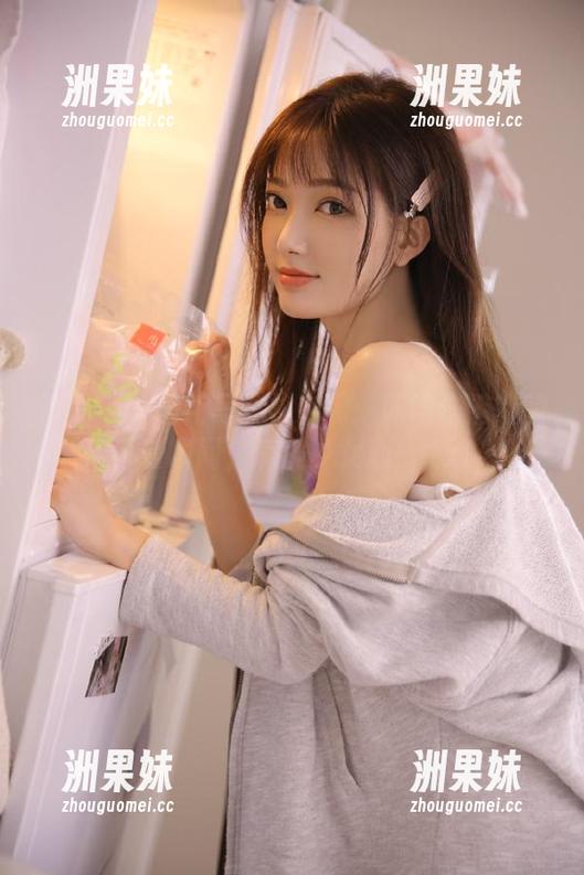 青豆客 - 最新写真集来袭：苏糯米姐姐的可爱瞬间，满满少女心！.txt