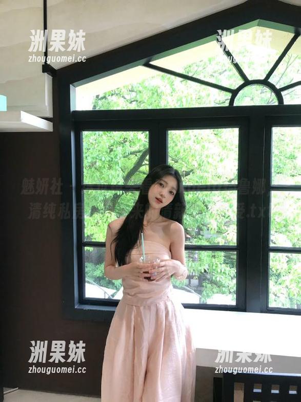魅妍社 - 透过镜头看Manuela玛鲁娜，清纯私房作品带来的清新视觉享受.txt