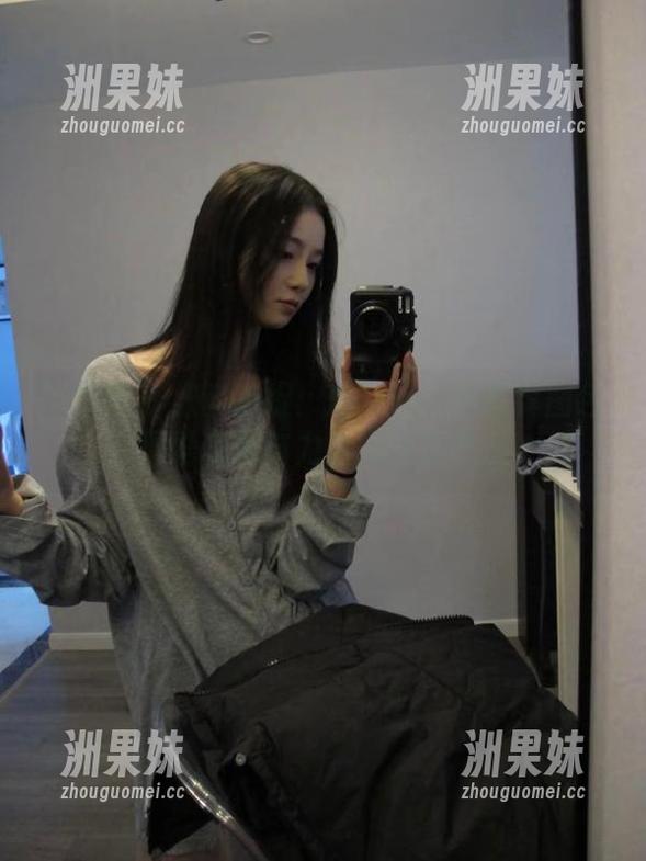 微密圈 - 细腻捕捉：鹿瑶体操服写真图包，展现她优雅与力量的双重气质.txt